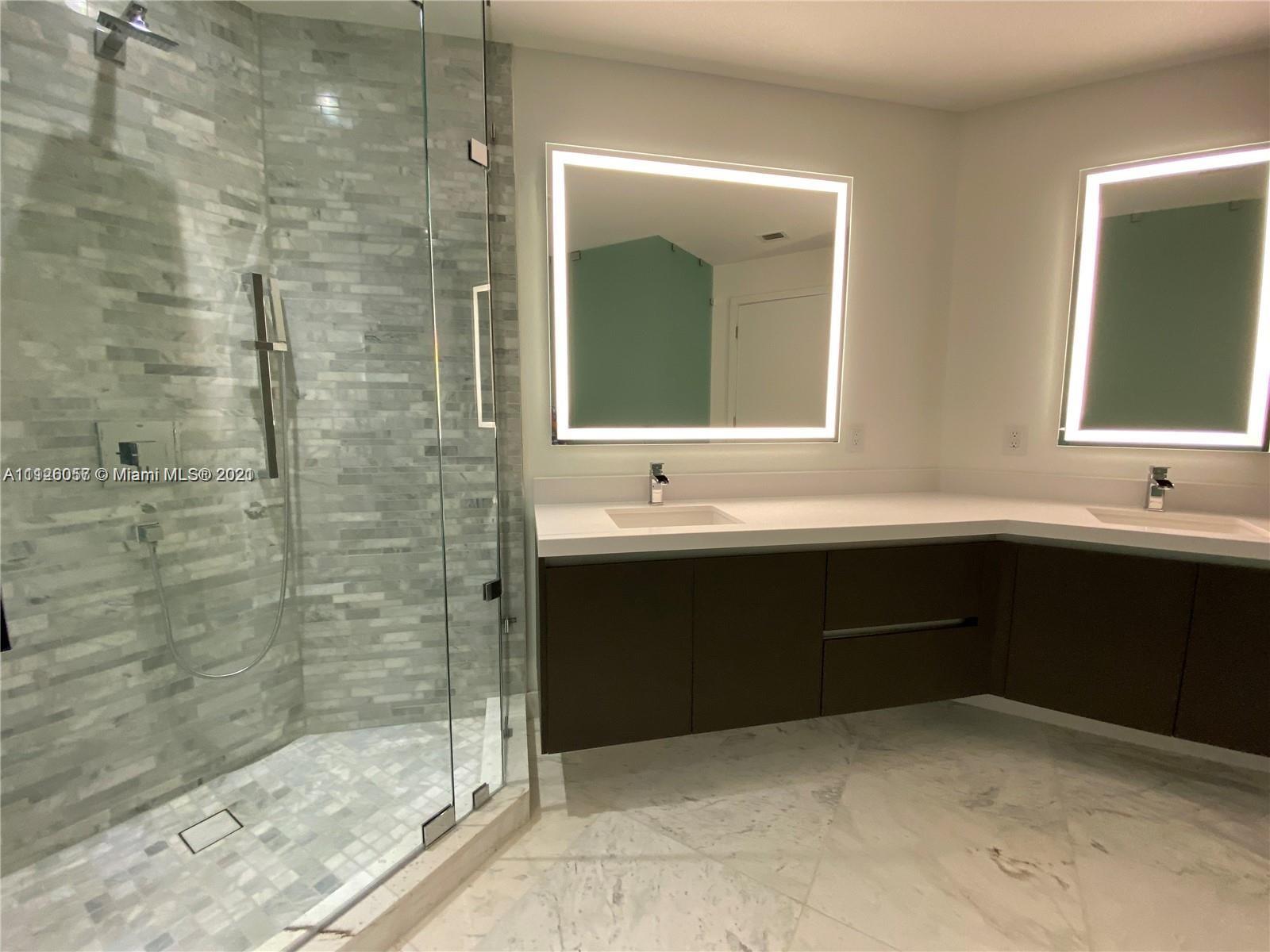 PARAMOUNT MIAMI WORLDCENT - Residential Lease