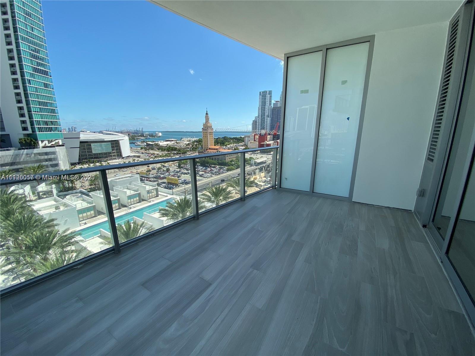 PARAMOUNT MIAMI WORLDCENT - Residential Lease