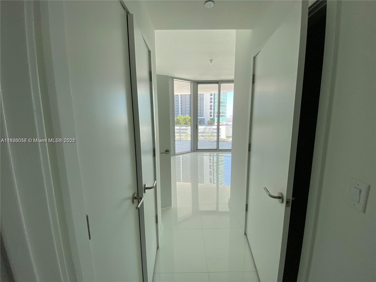 PARAMOUNT MIAMI WORLDCENT - Residential Lease