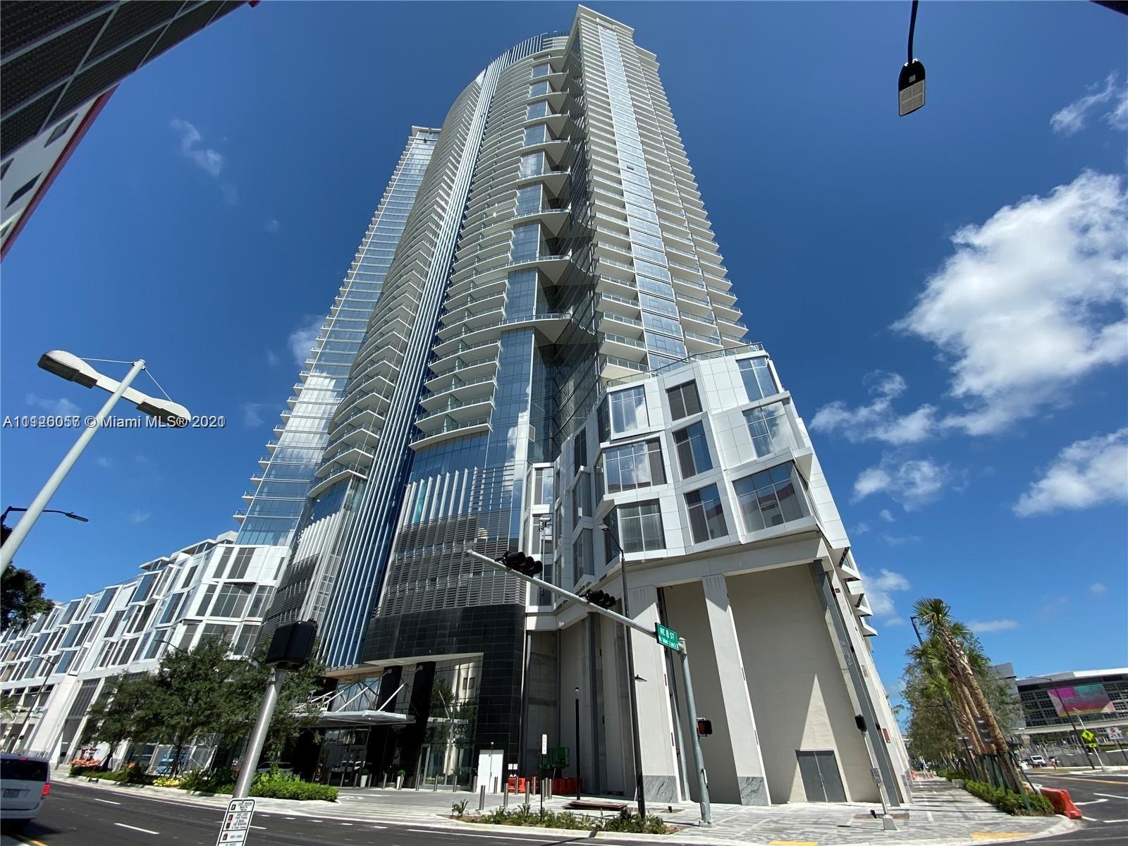 PARAMOUNT MIAMI WORLDCENT - Residential Lease