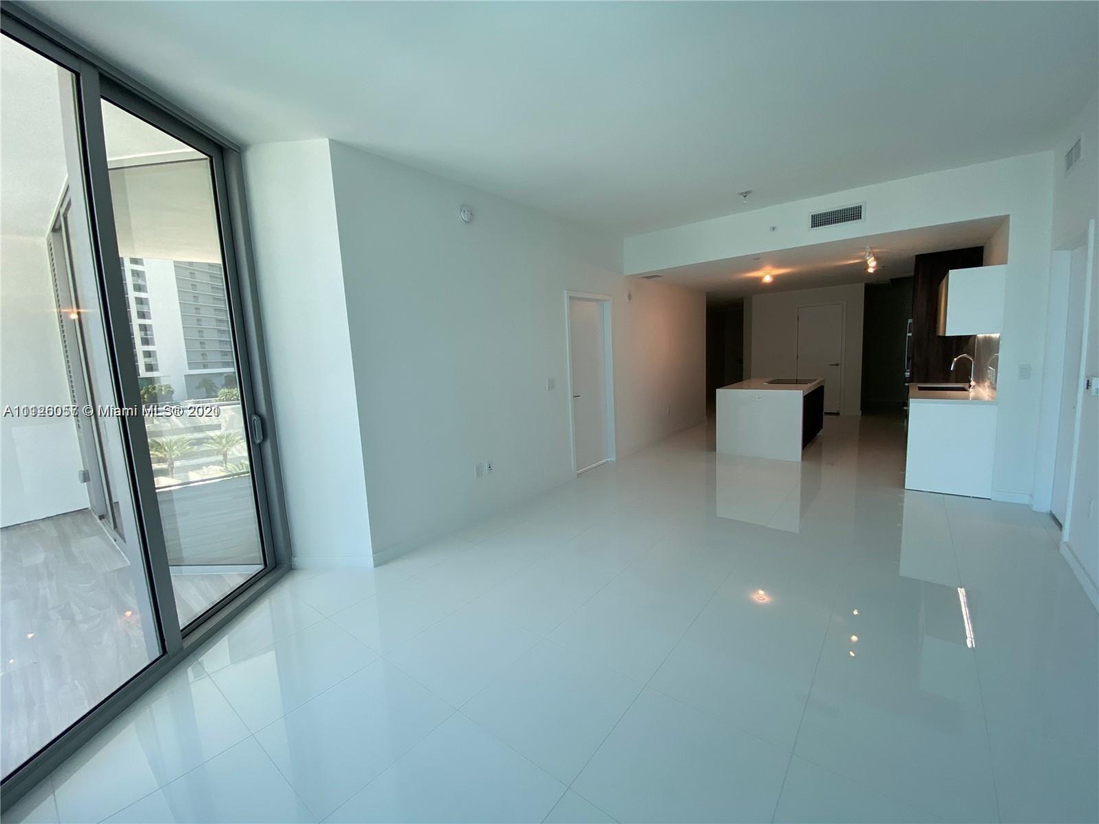 PARAMOUNT MIAMI WORLDCENT - Residential Lease