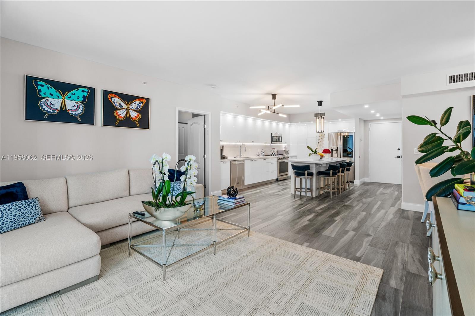Spacious unit offering a recently renovated kitchen with new appliances and a large balcony showcasing desirable east views. Just a short walk to the beach, shopping, and restaurants. Two valet parking spots included. Enjoy a truly magnificent lifestyle.