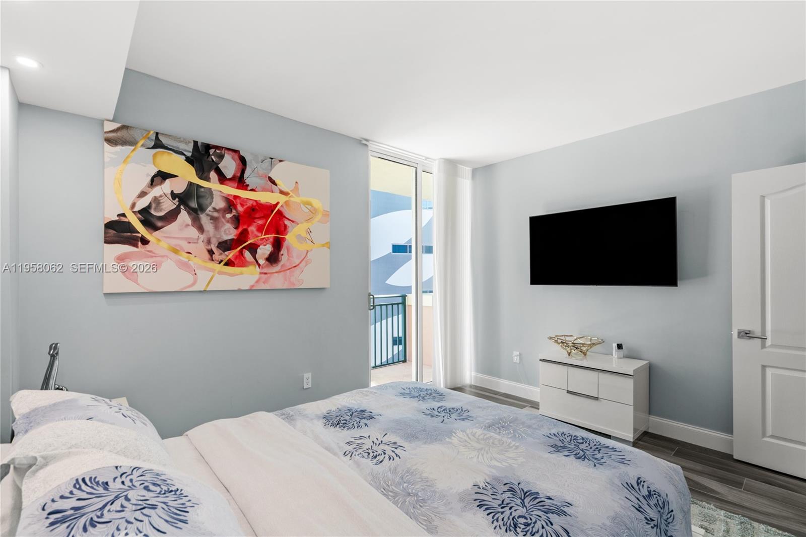 KING DAVID OF SUNNY ISLES - Residential