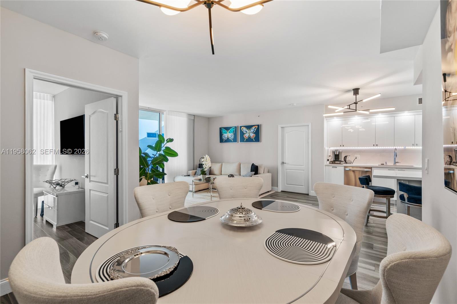 KING DAVID OF SUNNY ISLES - Residential