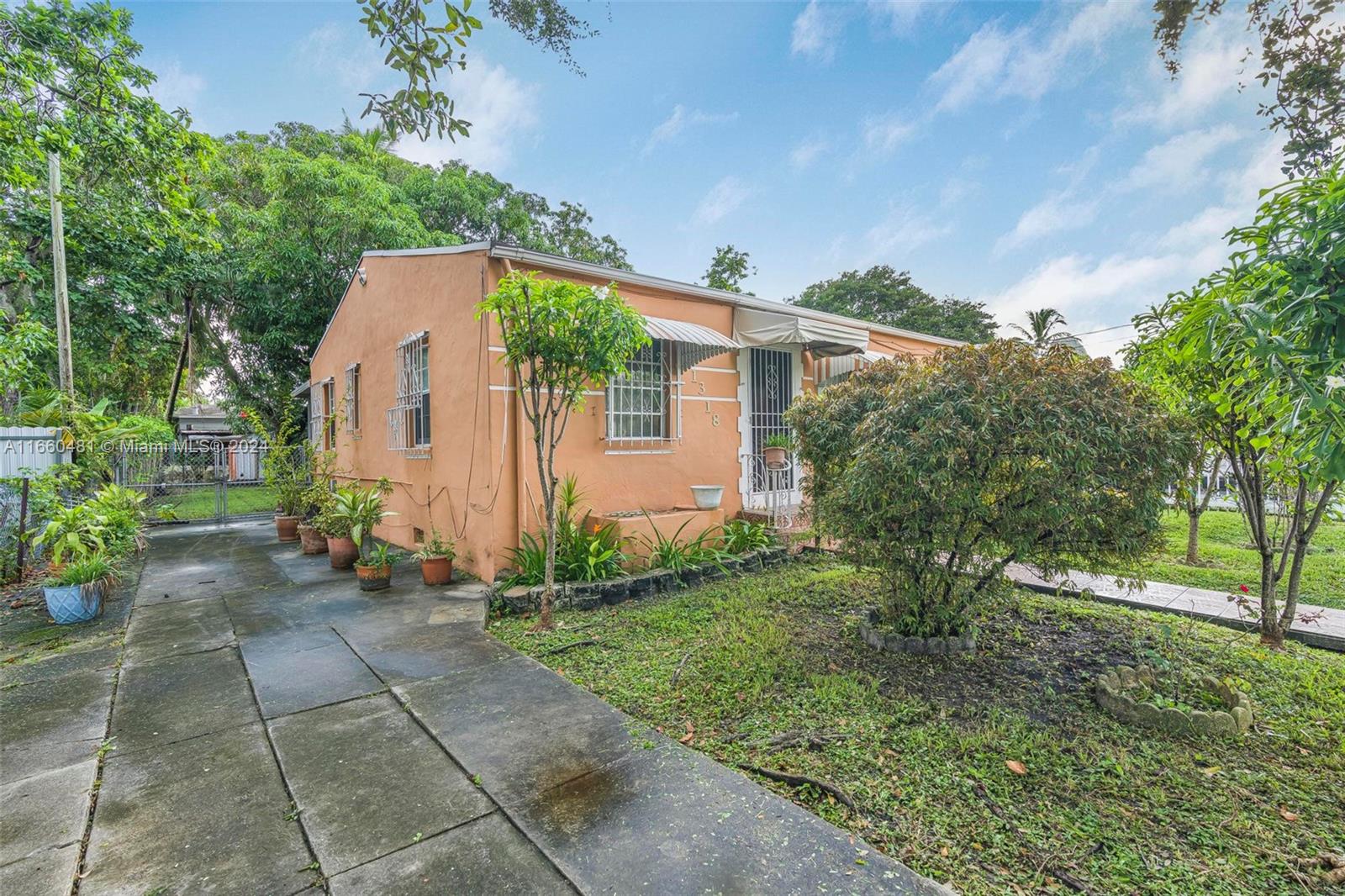 WEST END PARK AMD PL - Residential