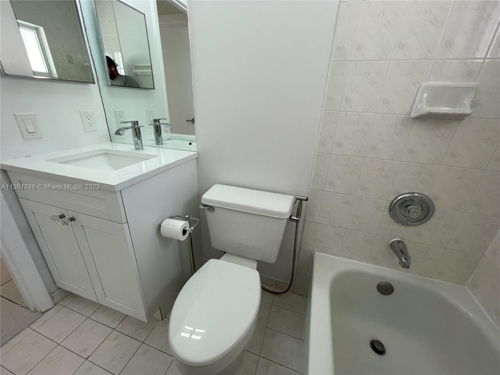 LAS MANSIONES AT BEL AIR - Residential