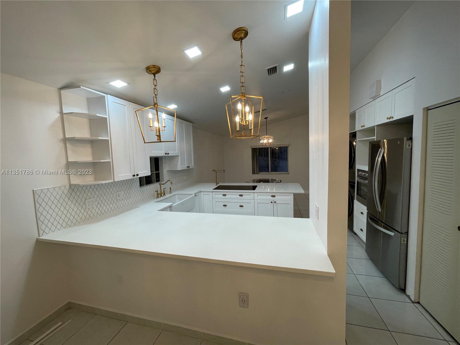LAS MANSIONES AT BEL AIR - Residential