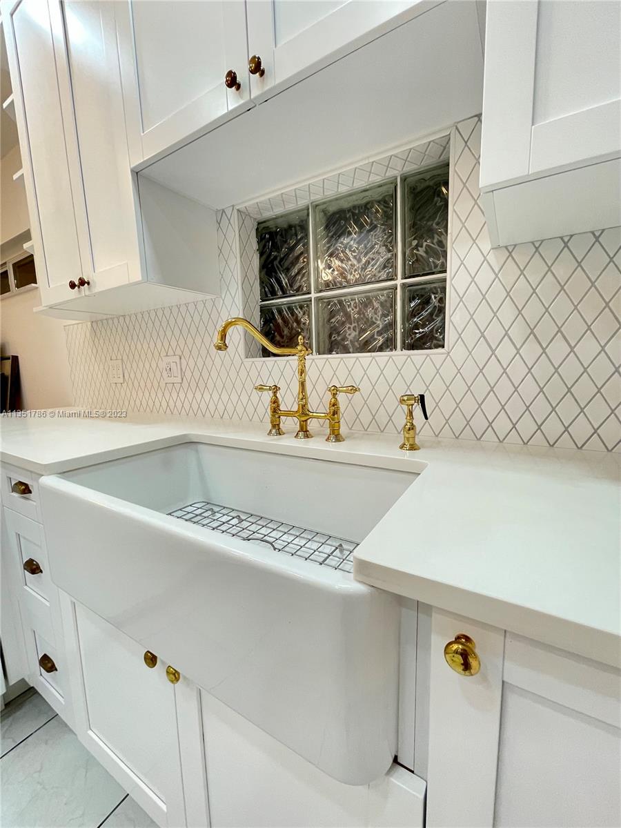 LAS MANSIONES AT BEL AIR - Residential
