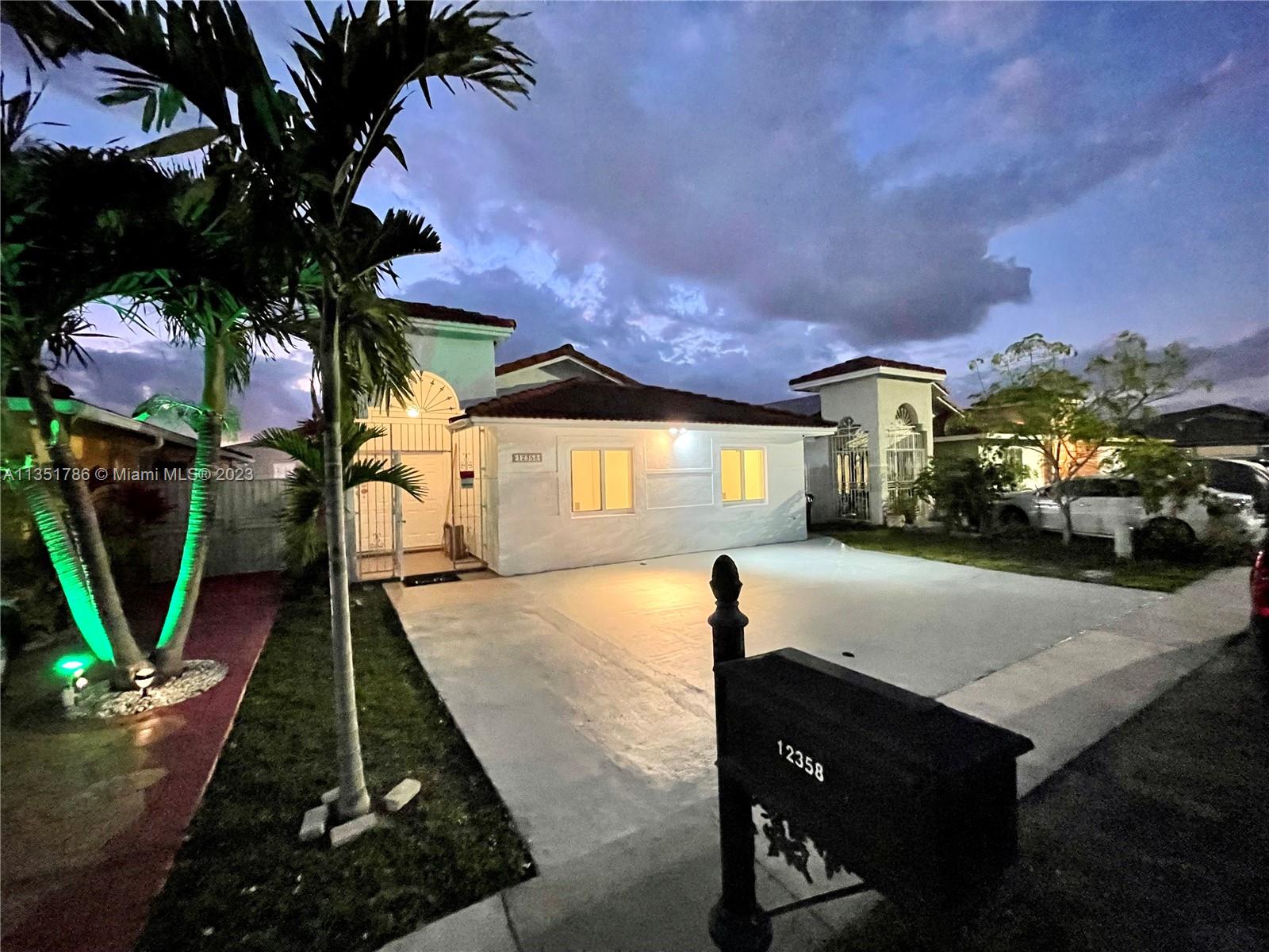 LAS MANSIONES AT BEL AIR - Residential
