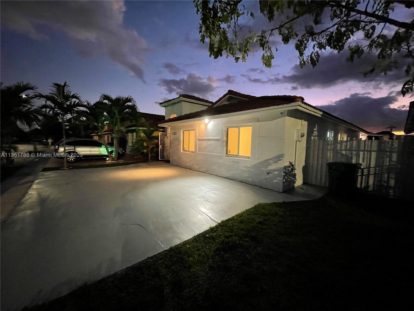 LAS MANSIONES AT BEL AIR - Residential