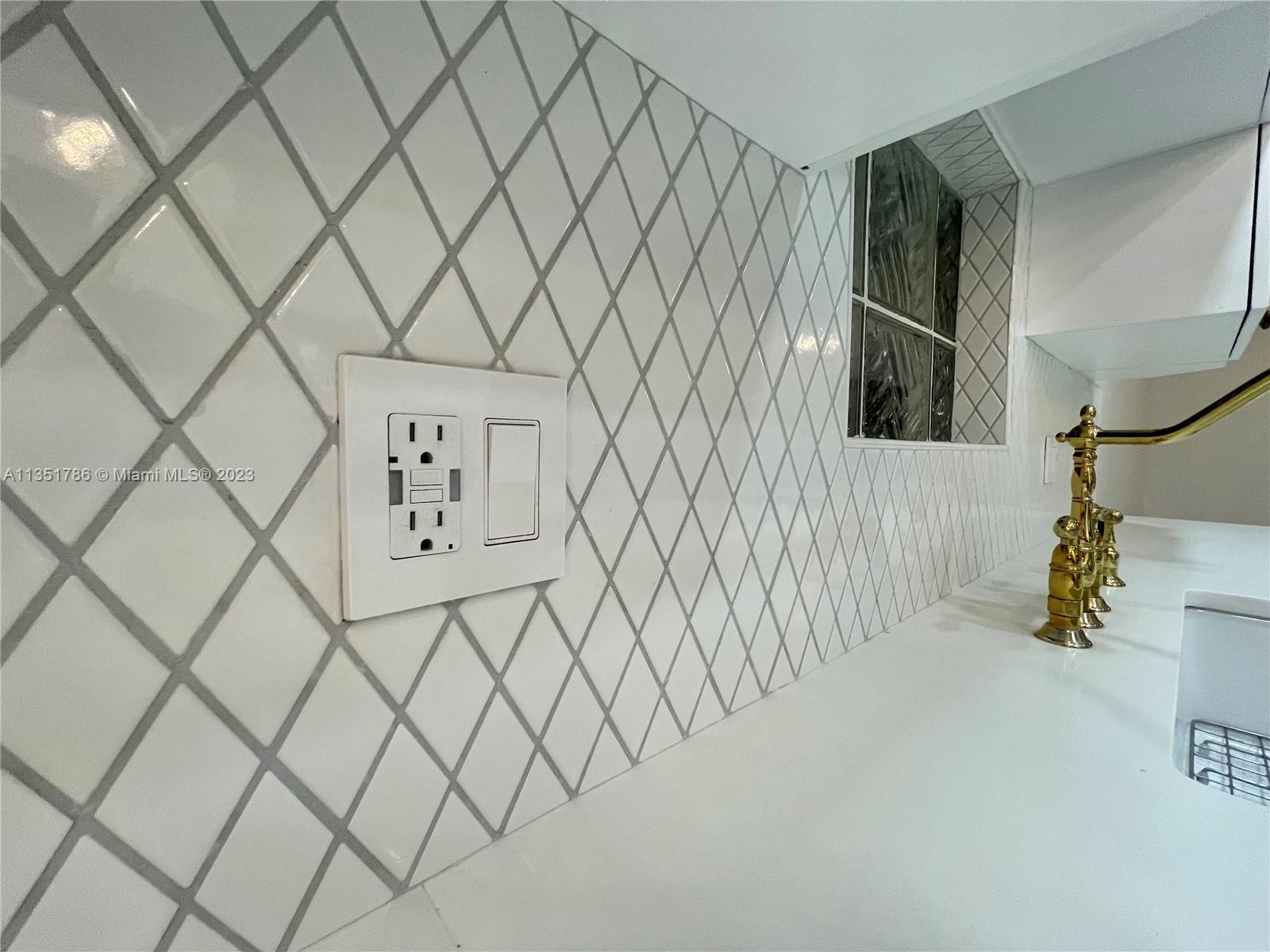 LAS MANSIONES AT BEL AIR - Residential