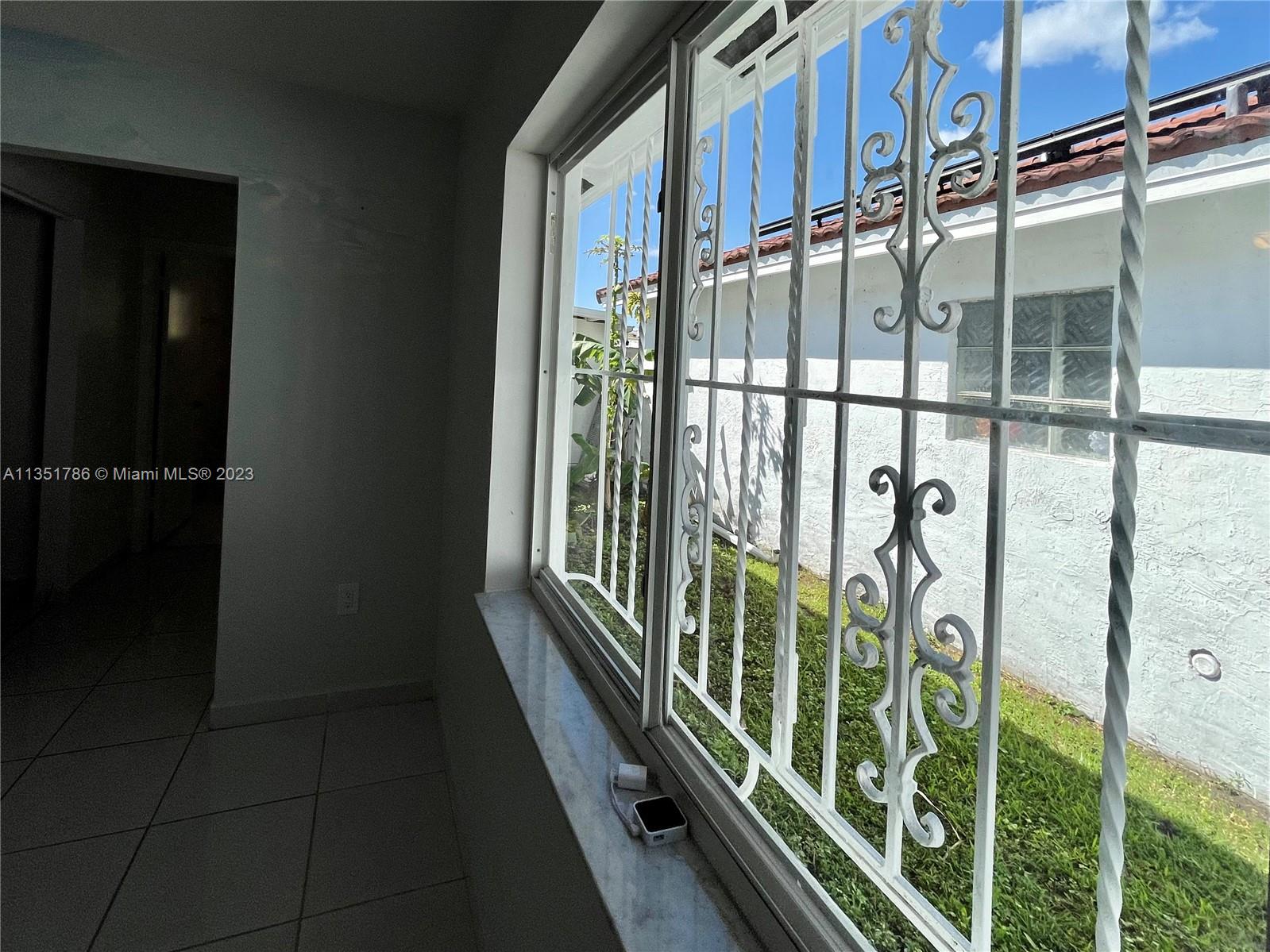 LAS MANSIONES AT BEL AIR - Residential