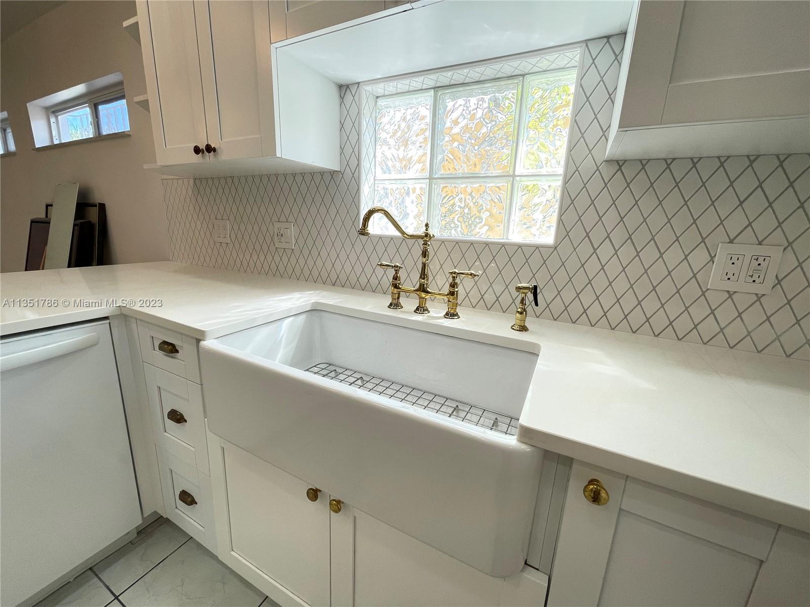 LAS MANSIONES AT BEL AIR - Residential