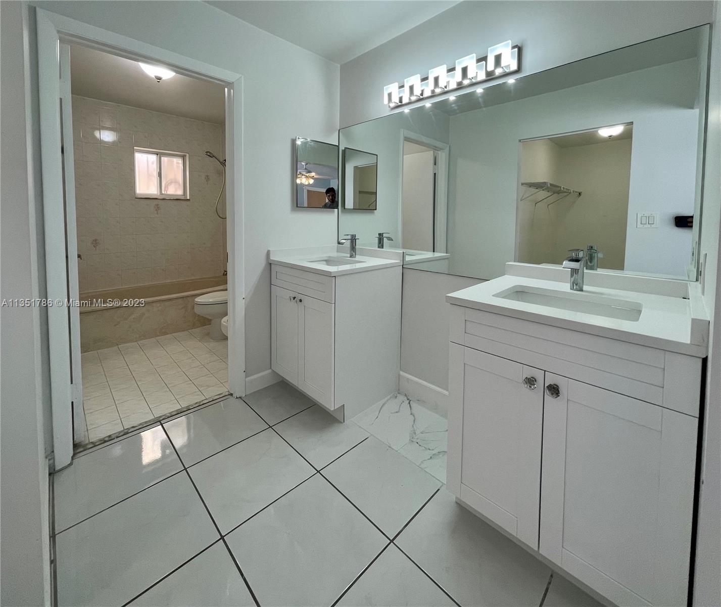 LAS MANSIONES AT BEL AIR - Residential
