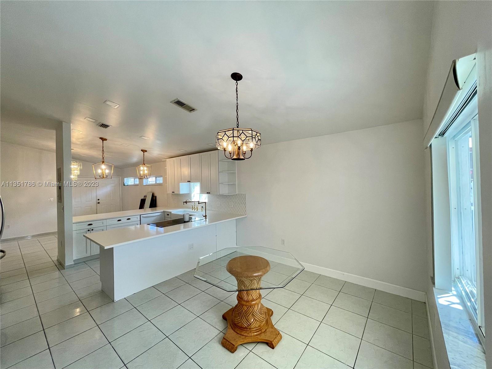 LAS MANSIONES AT BEL AIR - Residential