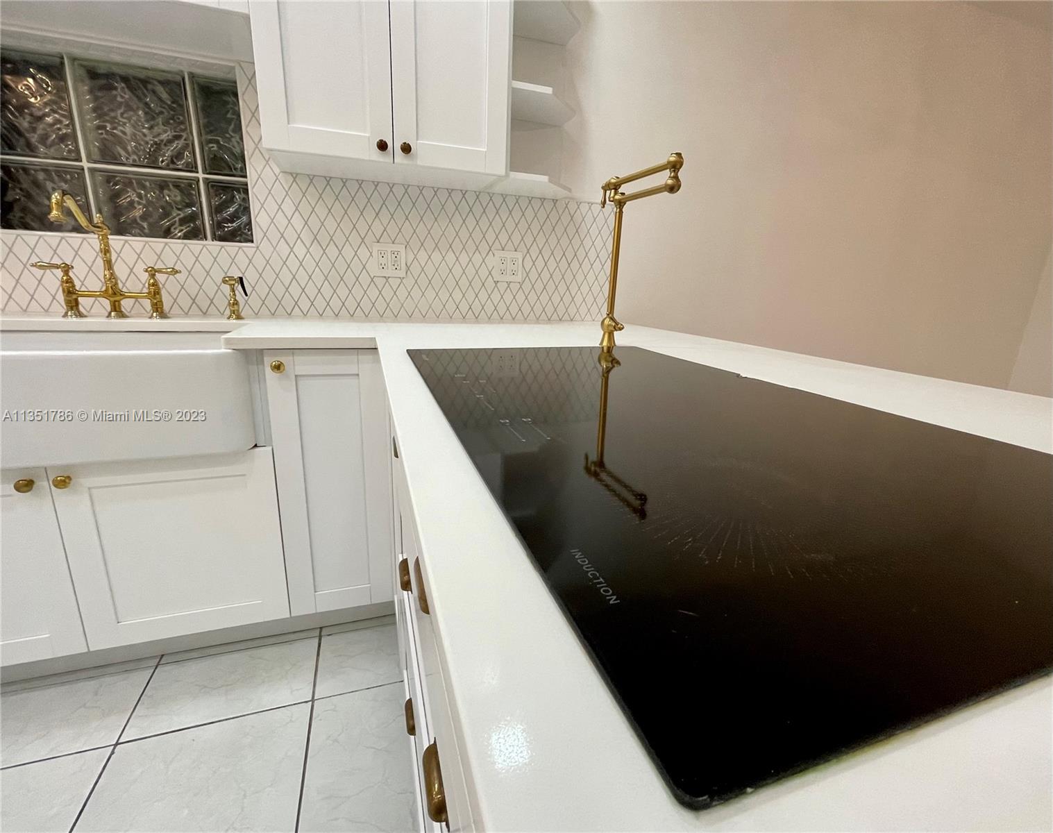 LAS MANSIONES AT BEL AIR - Residential