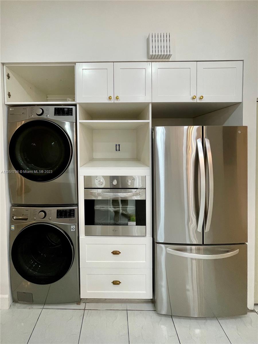 LAS MANSIONES AT BEL AIR - Residential