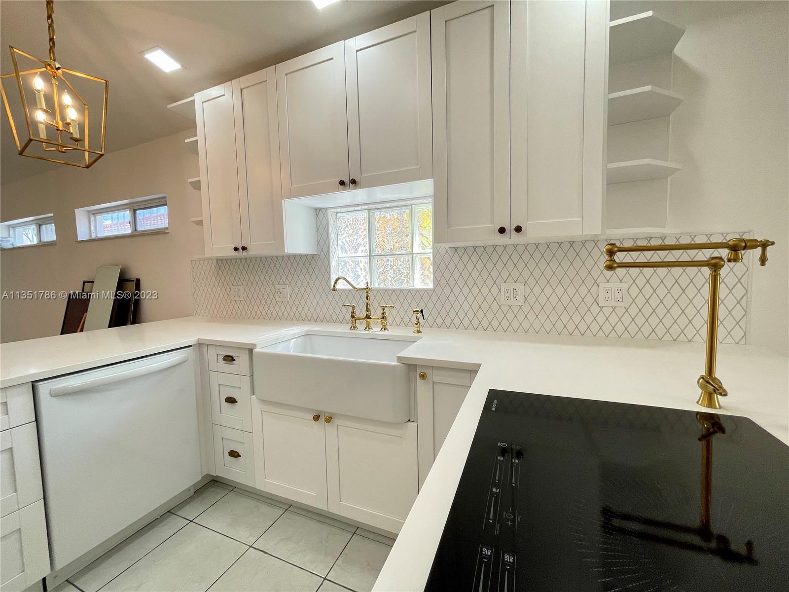LAS MANSIONES AT BEL AIR - Residential