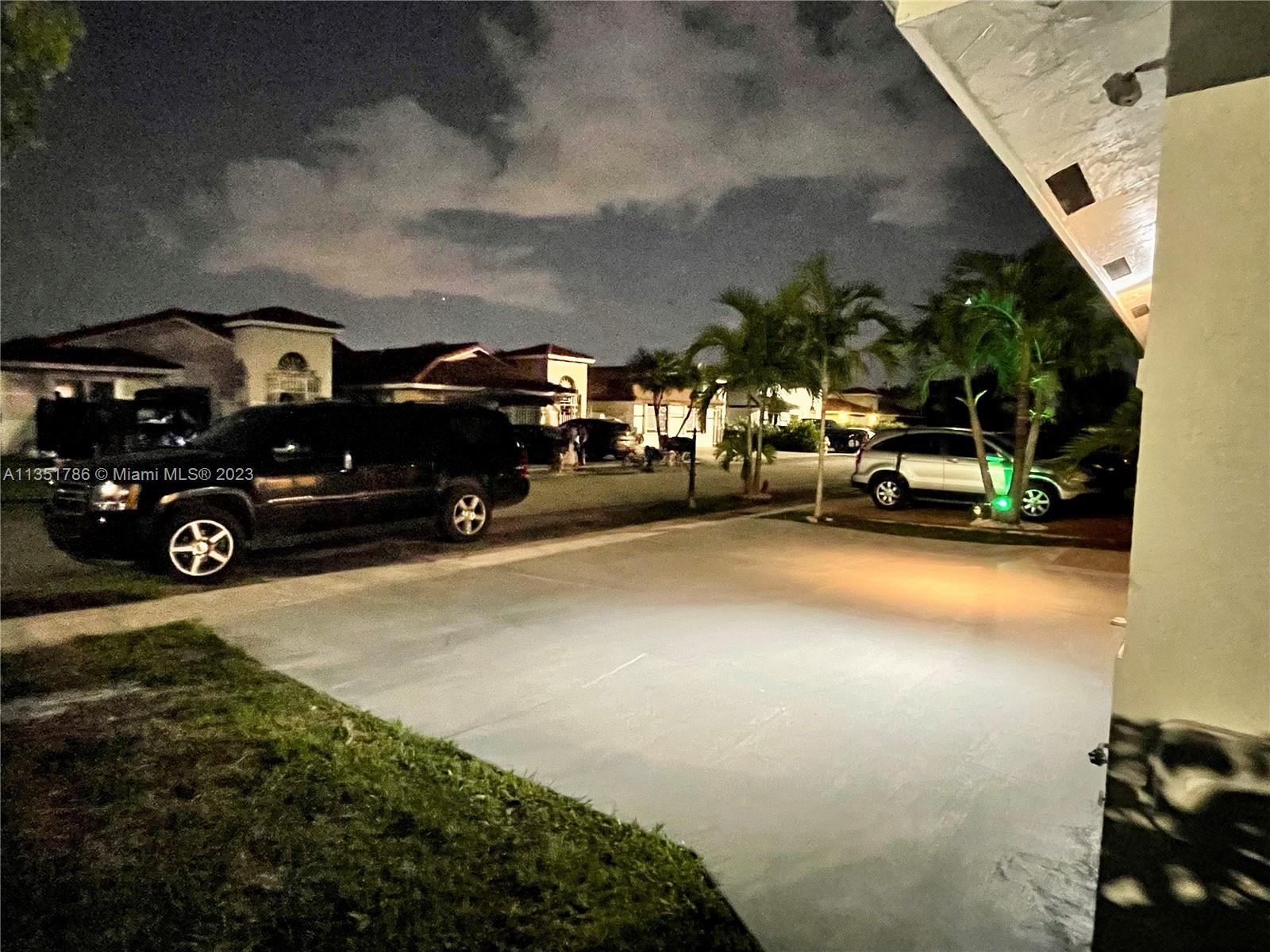 LAS MANSIONES AT BEL AIR - Residential