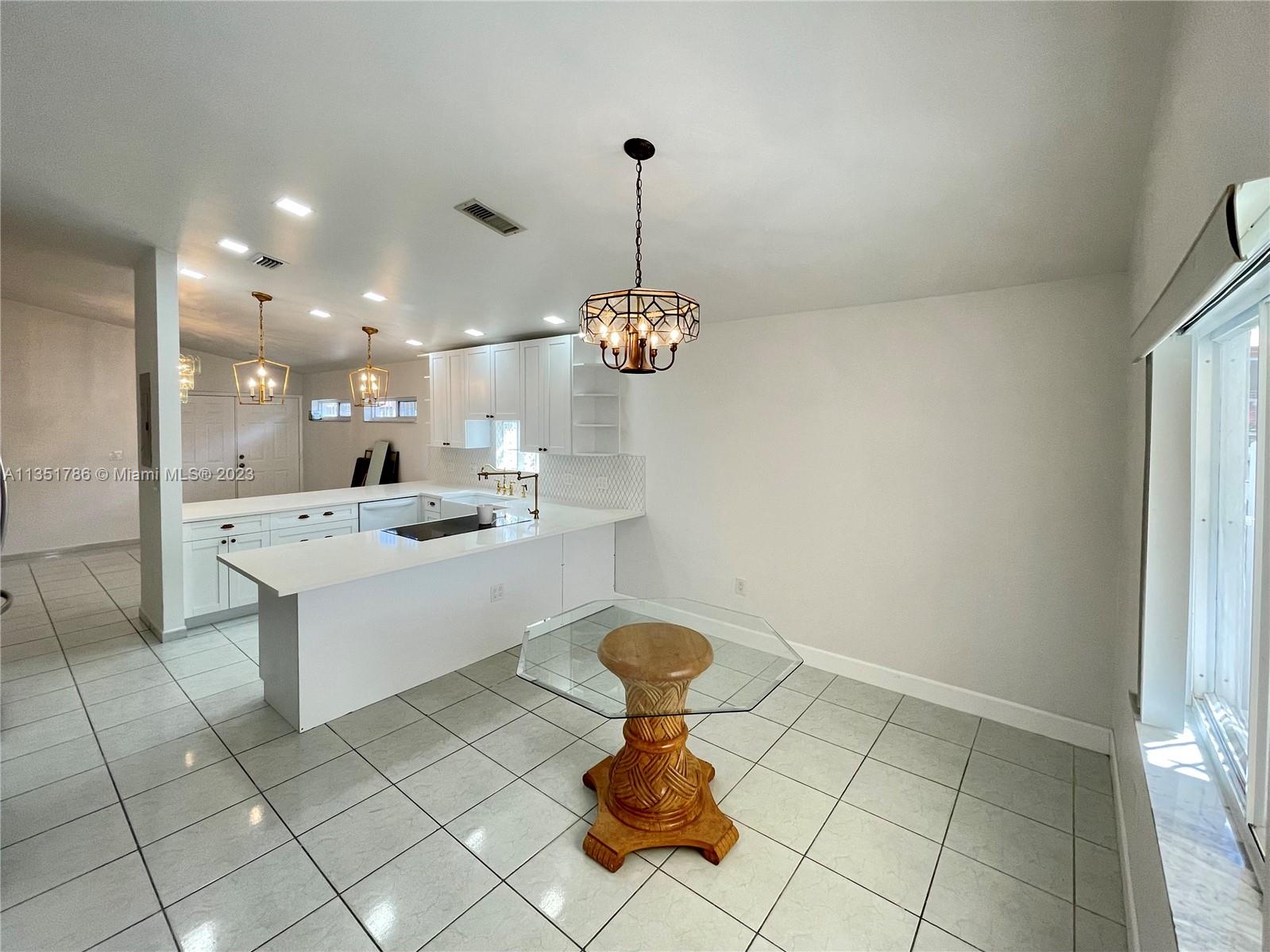 LAS MANSIONES AT BEL AIR - Residential