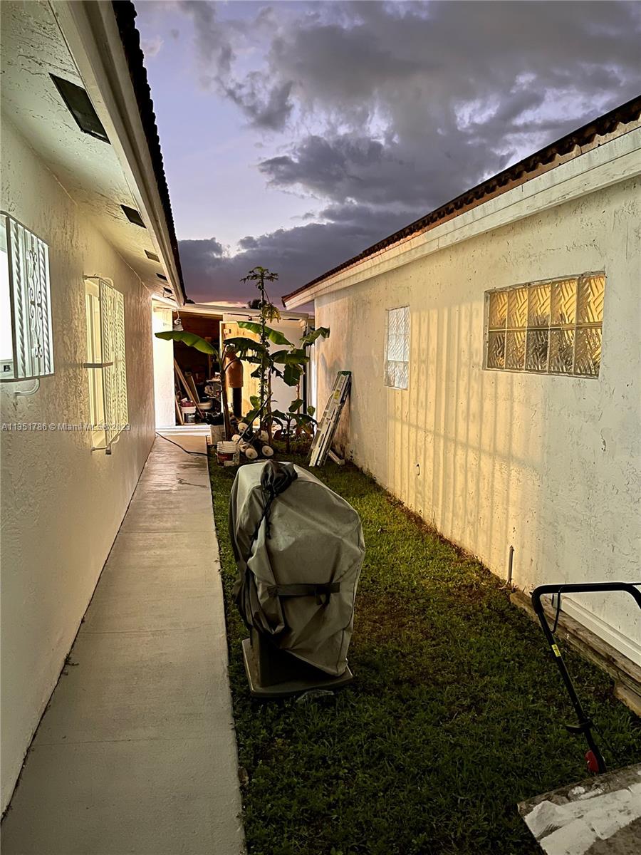 LAS MANSIONES AT BEL AIR - Residential