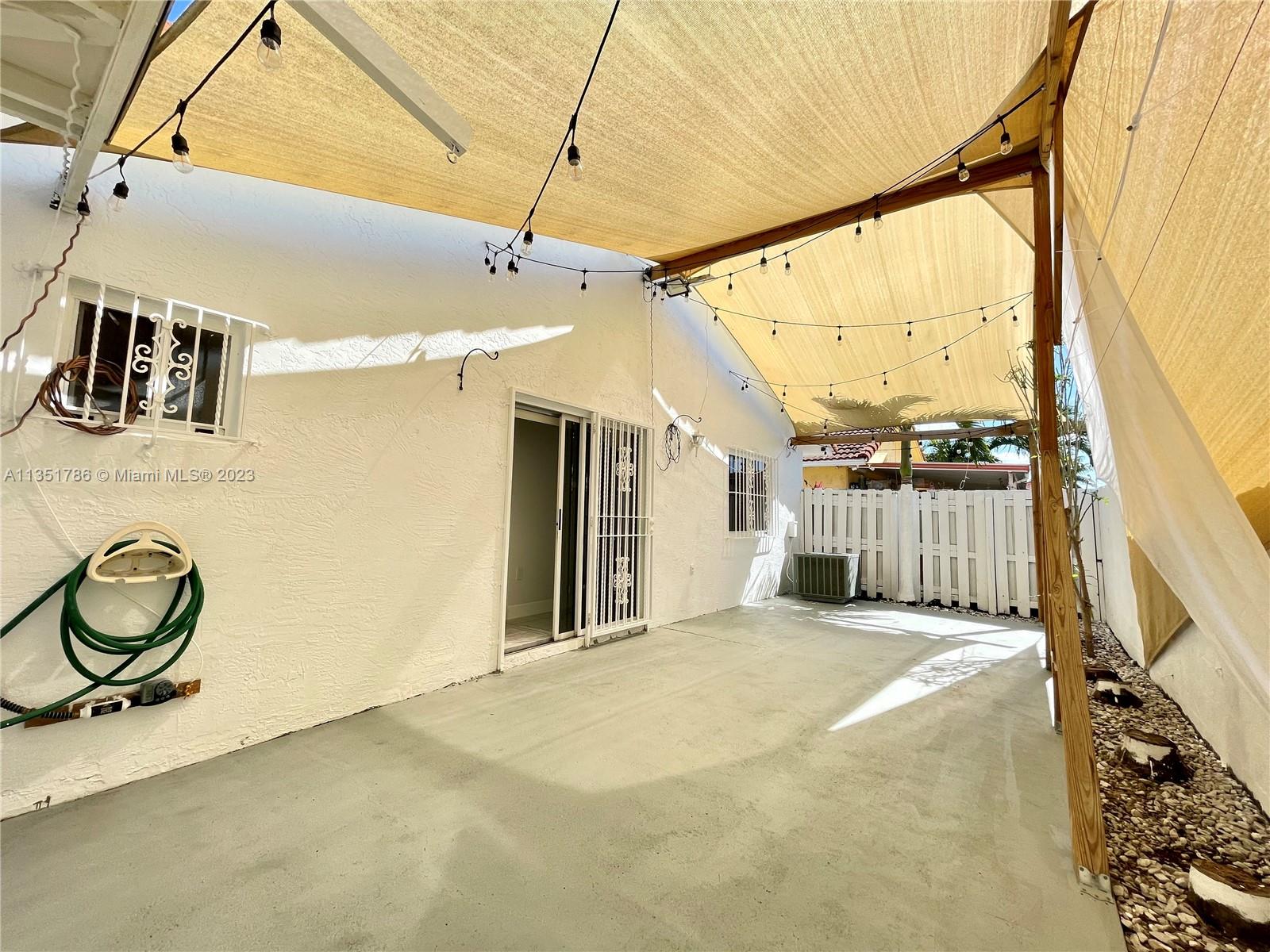 LAS MANSIONES AT BEL AIR - Residential