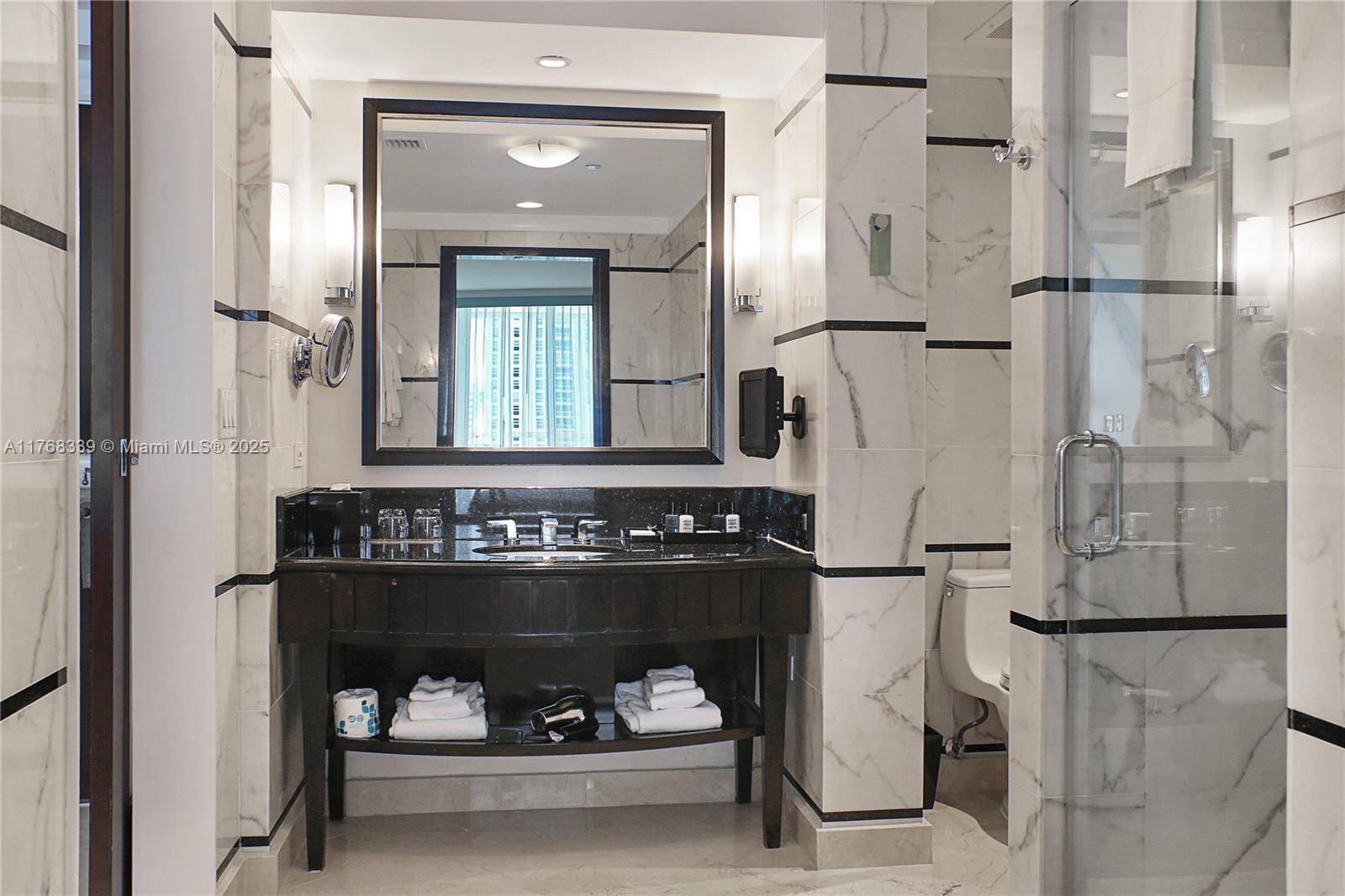 FONTAINEBLEAU III - Residential