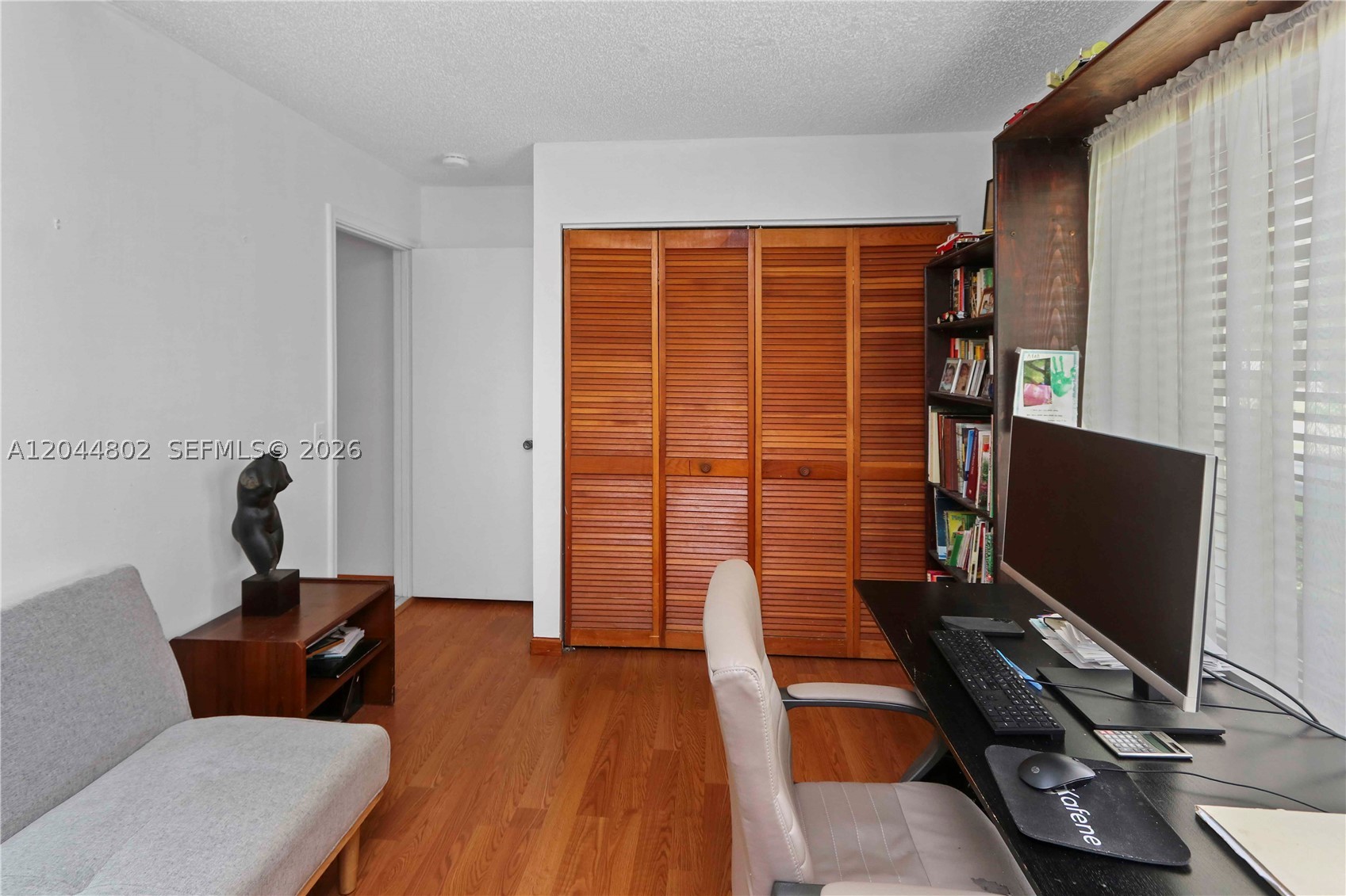 SHORES LINDGREN - Residential