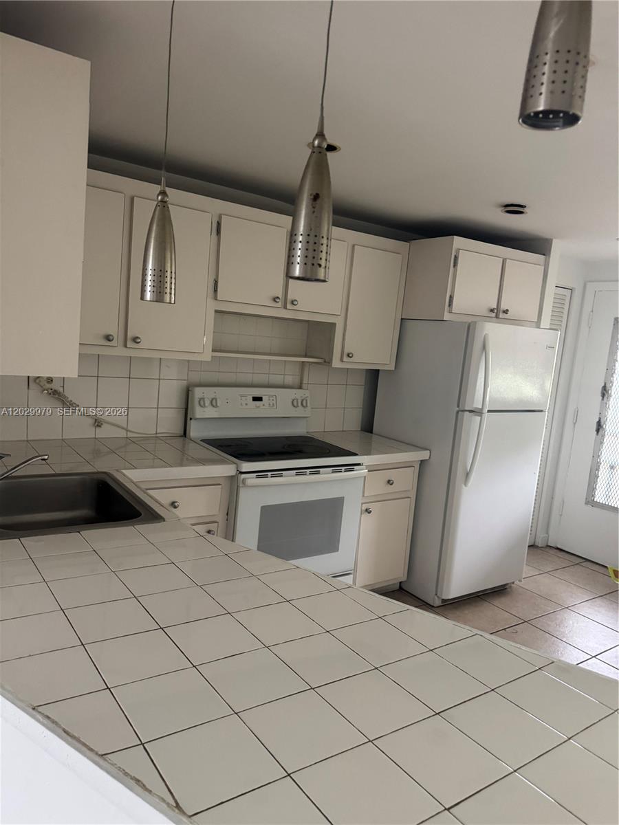 JADE WINDS GROUP BAMBOO G - Residential