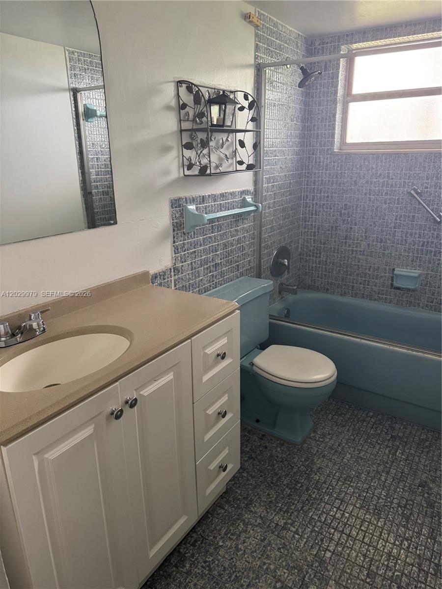 JADE WINDS GROUP BAMBOO G - Residential