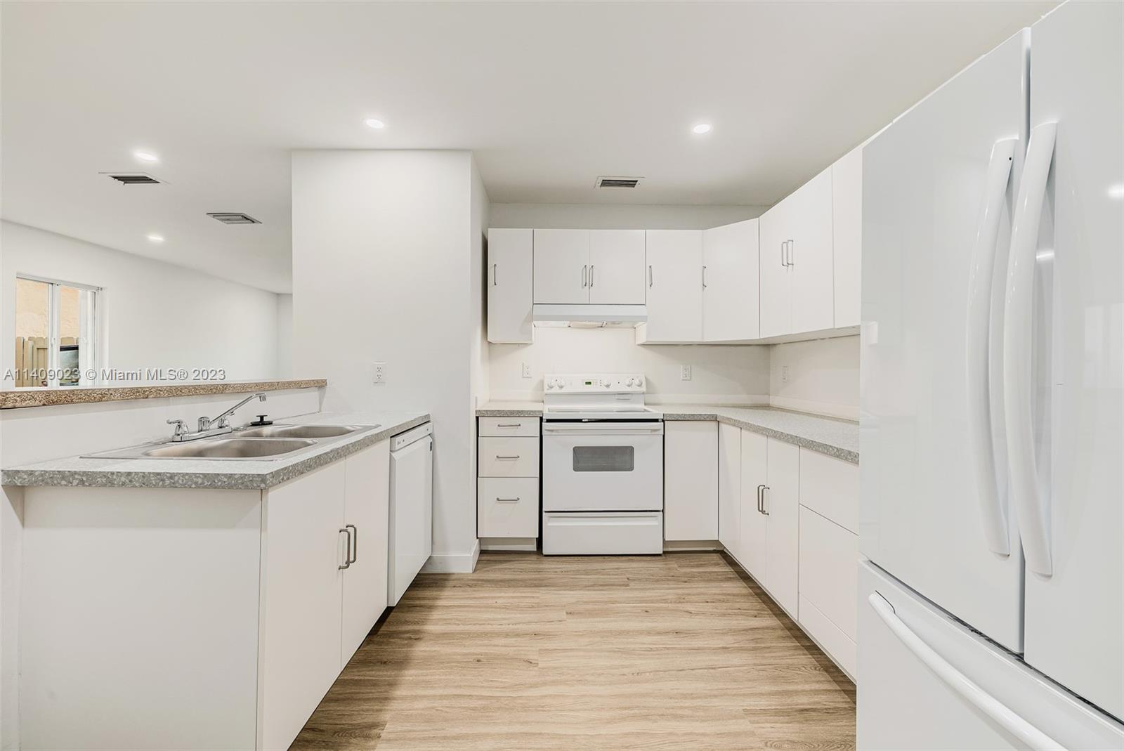 PRINCETONIAN ESTATES - Residential