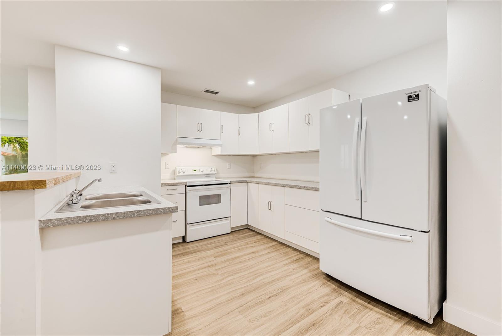 PRINCETONIAN ESTATES - Residential