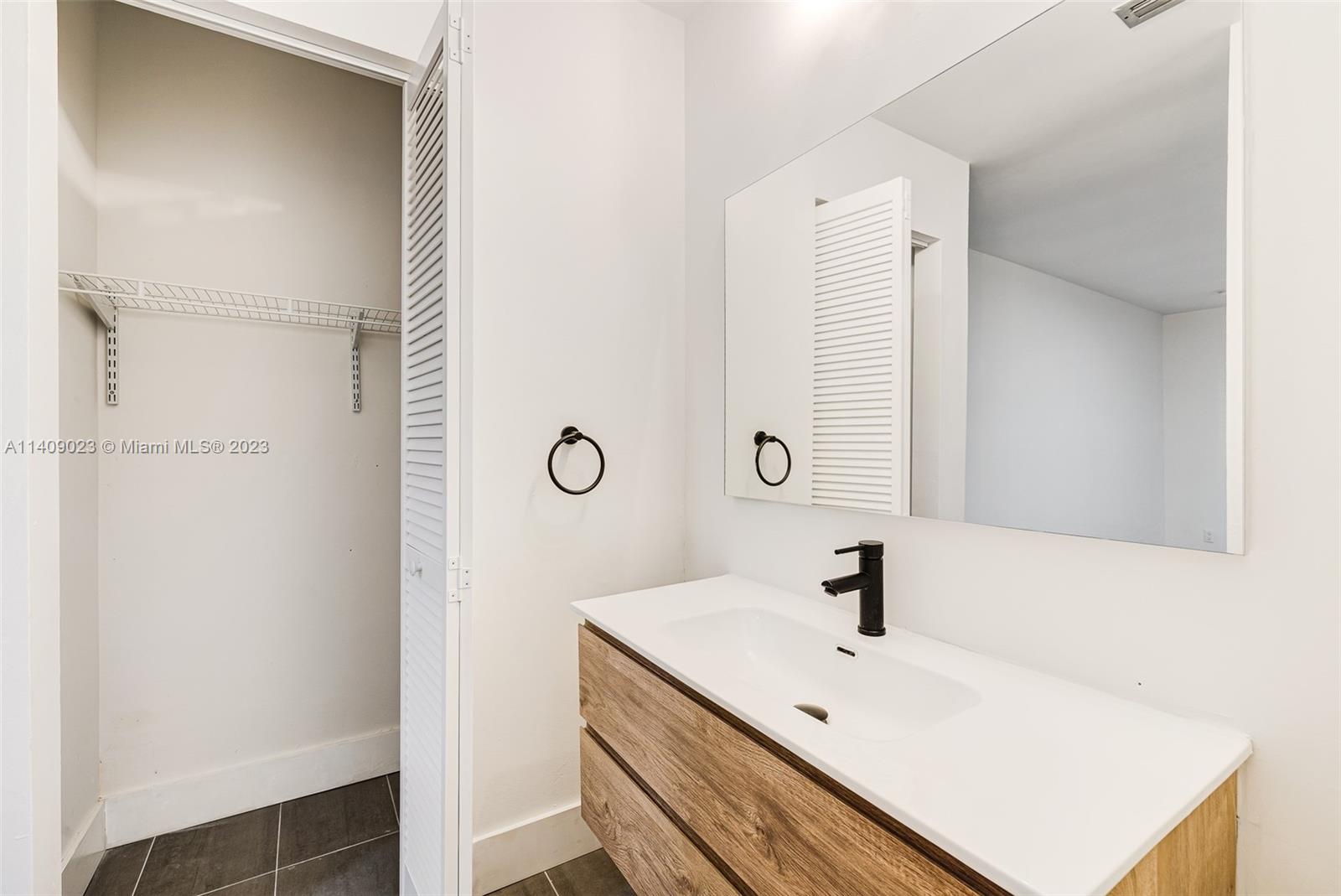 PRINCETONIAN ESTATES - Residential