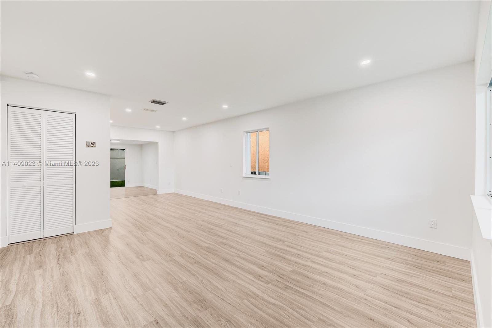PRINCETONIAN ESTATES - Residential