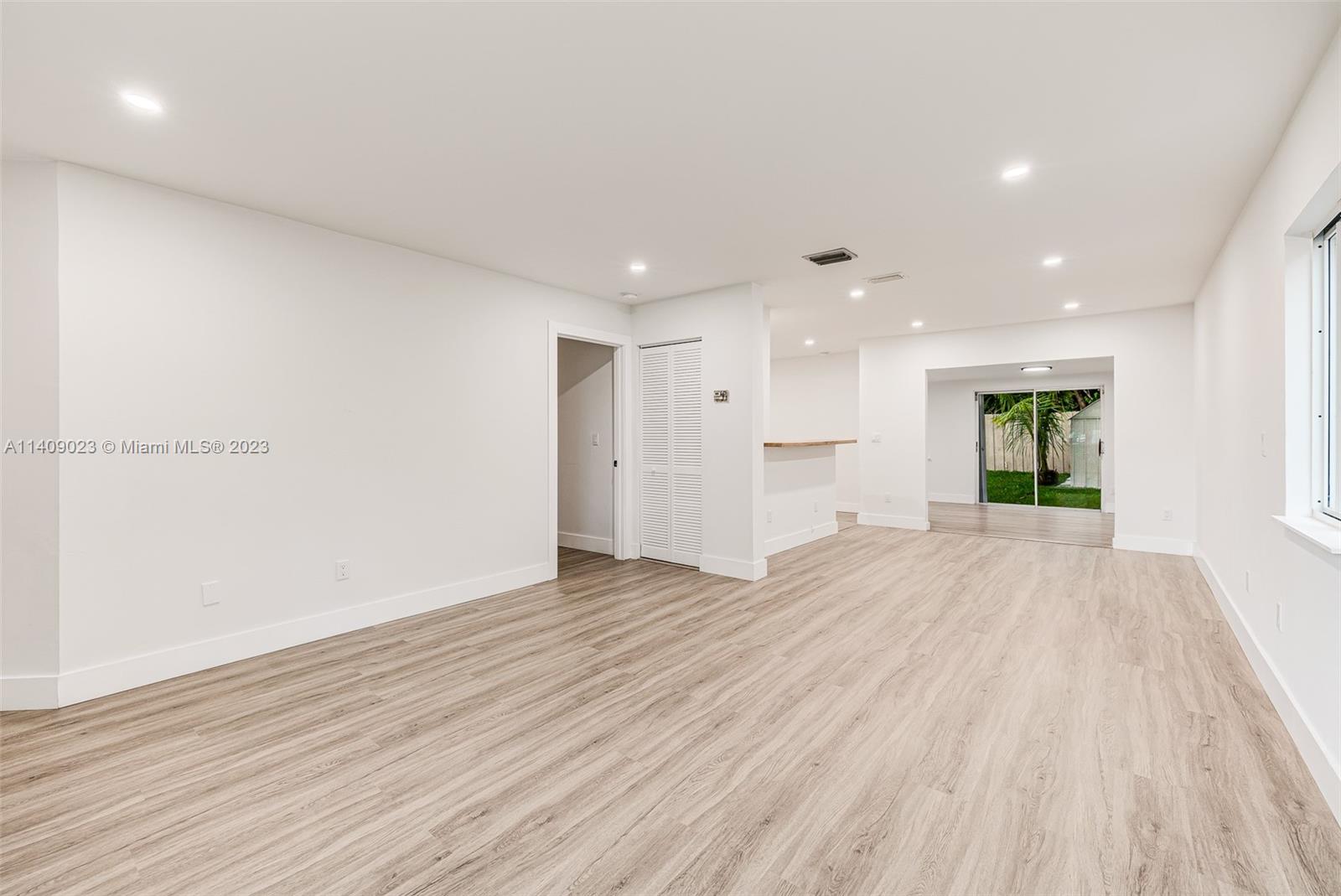 PRINCETONIAN ESTATES - Residential