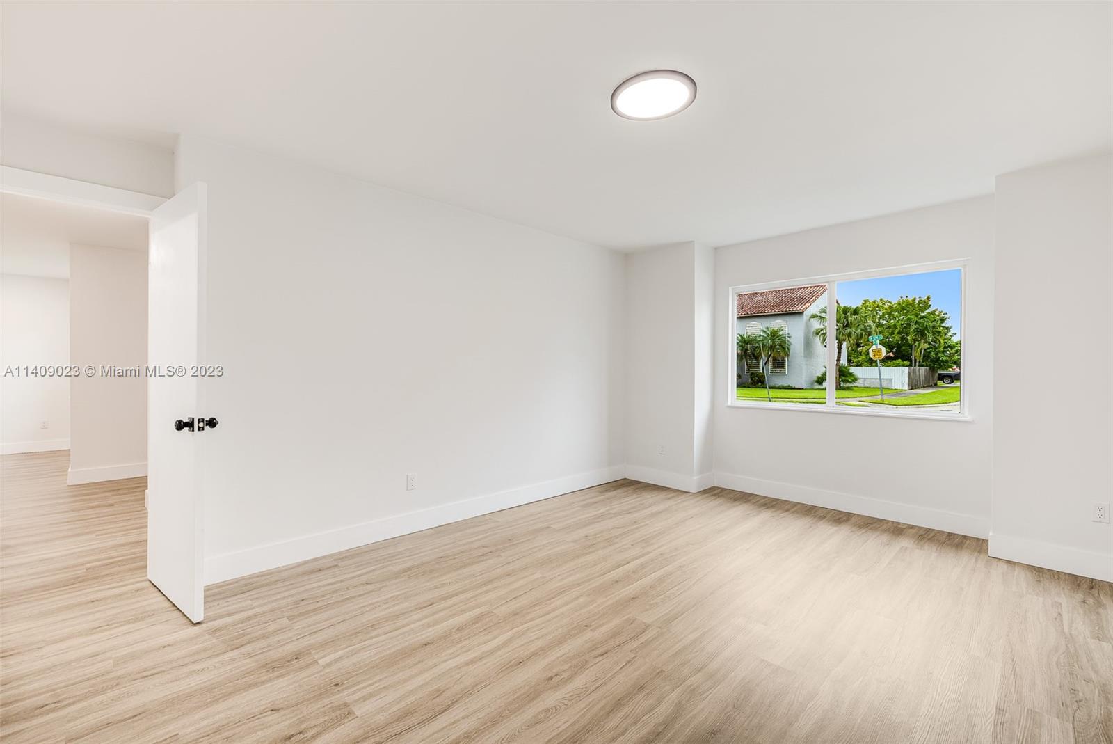 PRINCETONIAN ESTATES - Residential