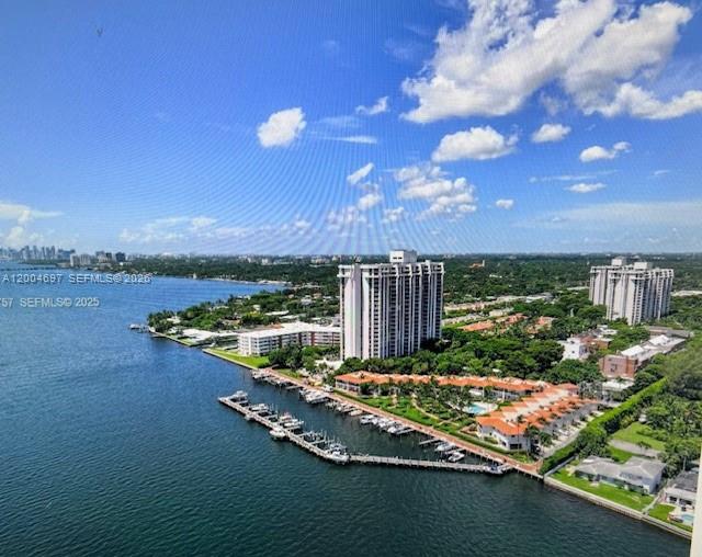 THE TOWERS OF QUAYSIDE CO - Residential