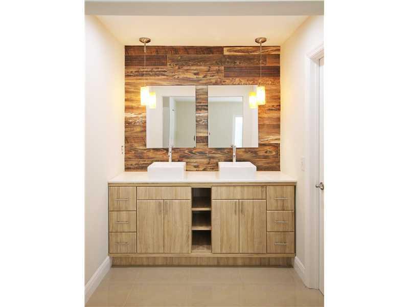 EIGHTH ADDN TO ROYAL OAKS - Residential