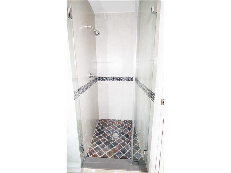 EIGHTH ADDN TO ROYAL OAKS - Residential