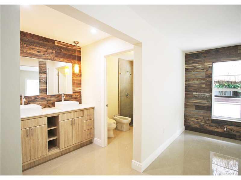 EIGHTH ADDN TO ROYAL OAKS - Residential