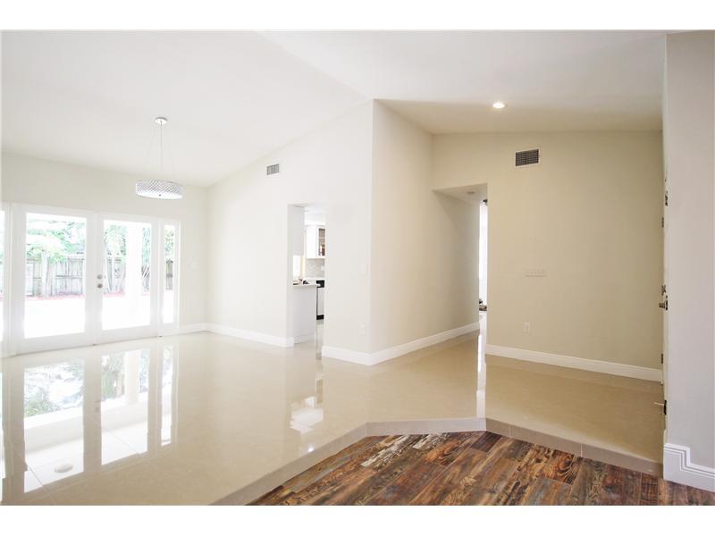 EIGHTH ADDN TO ROYAL OAKS - Residential