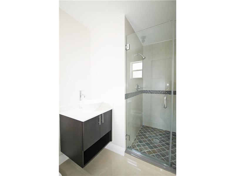 EIGHTH ADDN TO ROYAL OAKS - Residential