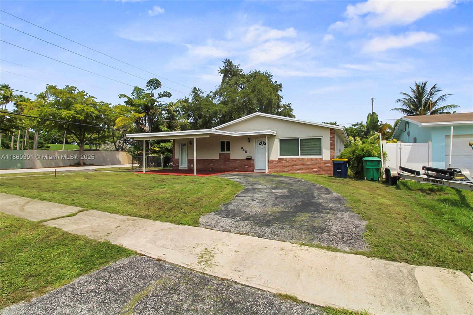 DANIA ESTATES - Residential