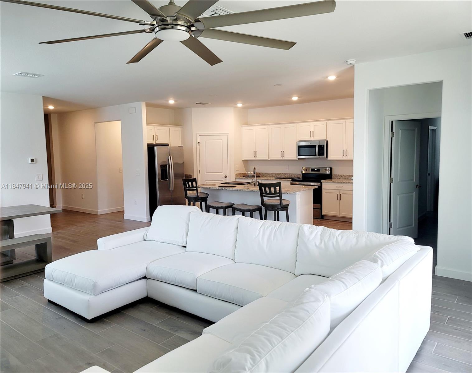 River Hall Country Club Ph - Residential Lease