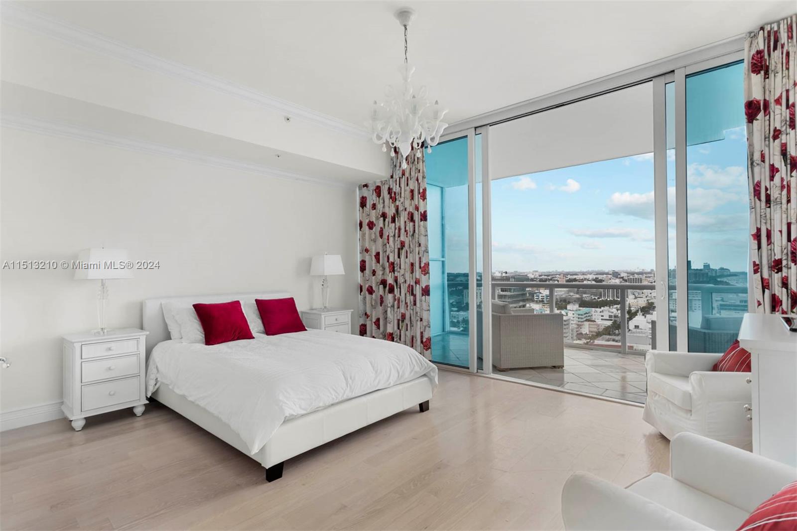 CONTINUUM ON SOUTH BEACH - Residential