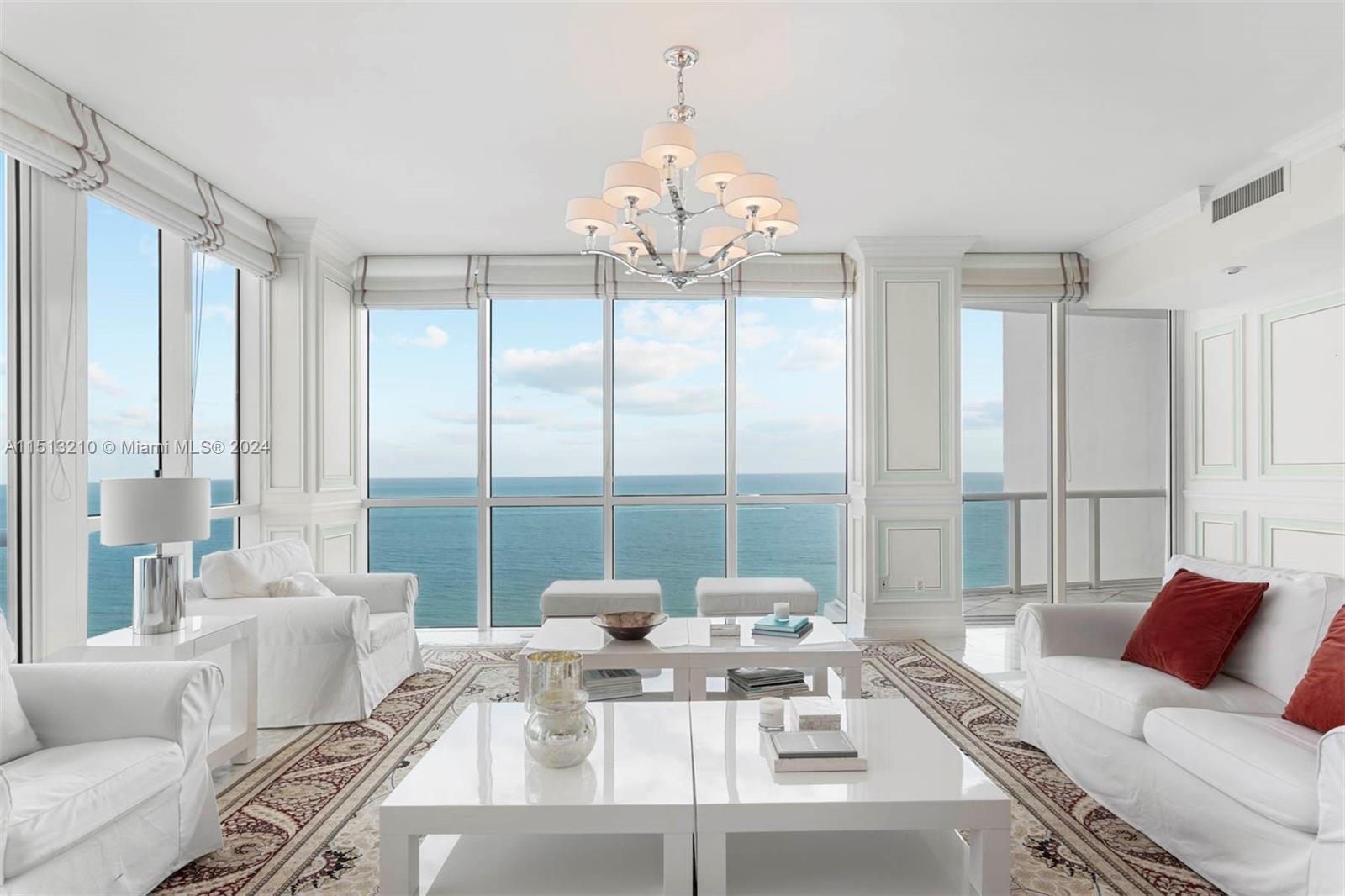 CONTINUUM ON SOUTH BEACH - Residential