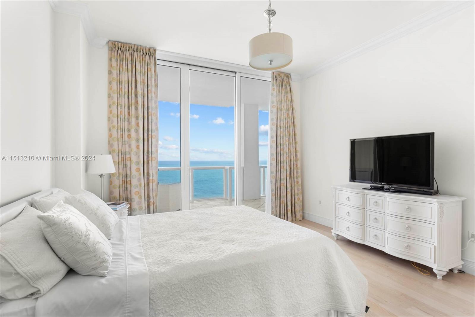 CONTINUUM ON SOUTH BEACH - Residential
