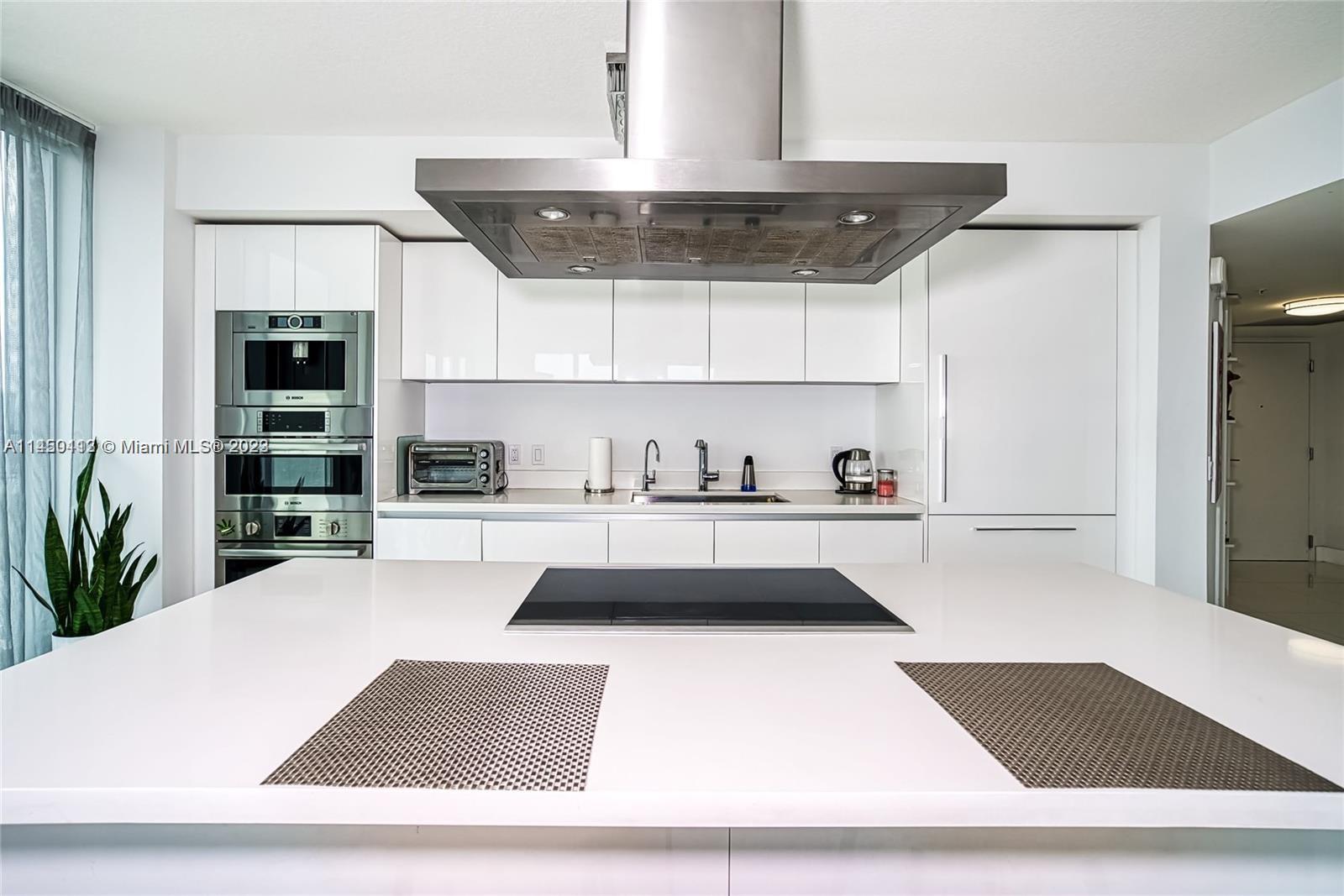 PARQUE TOWERS CONDO - Residential Lease
