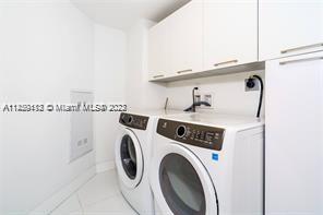 PARQUE TOWERS CONDO - Residential Lease