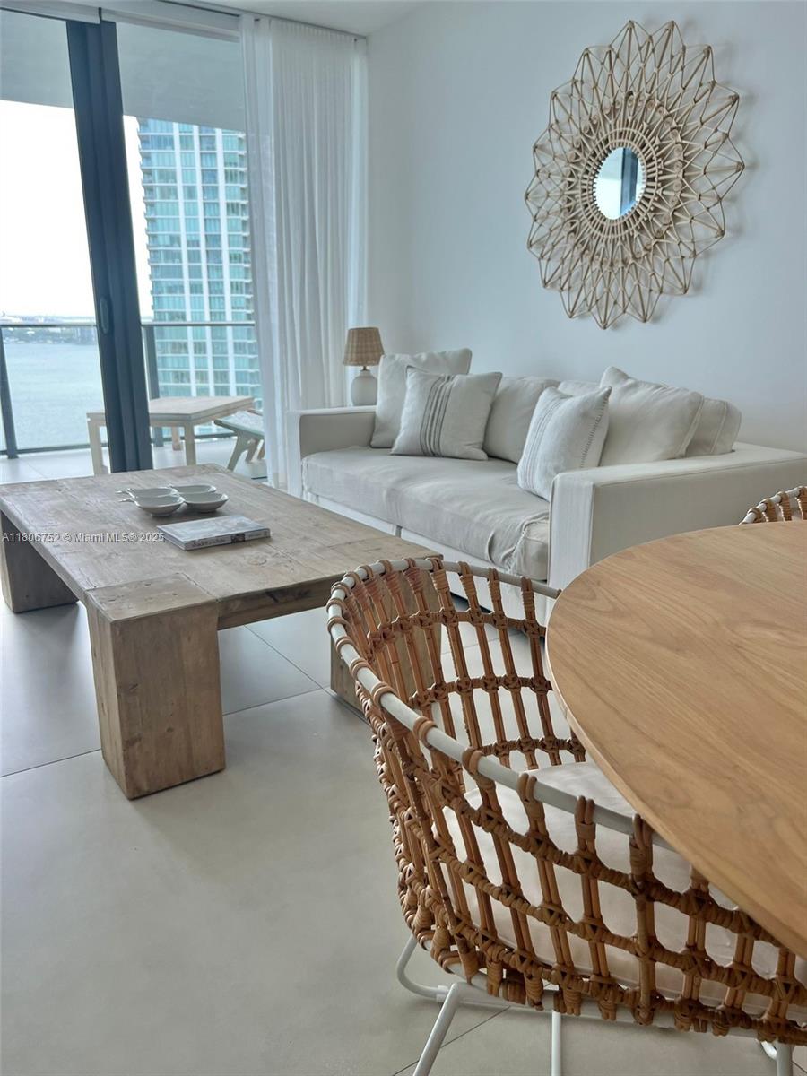 PARAISO BAY CONDO - Residential Lease